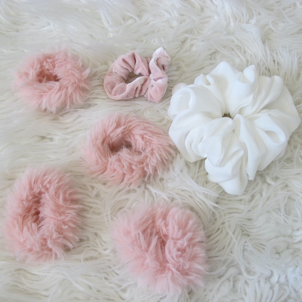 Various Girls Scrunchies - Picture 1 of 1